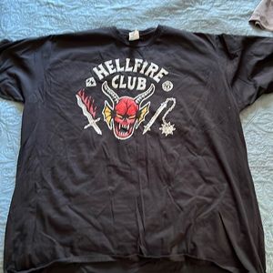 Stranger things hellfire club tee shirt XXL men’s